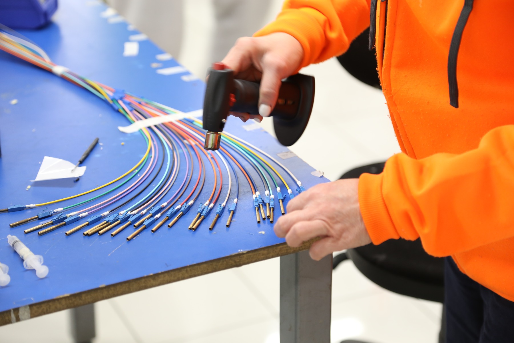 5 minutes to learn about Fiber optic cable types 5 minutos para conocer los tipos de cables de fibra óptica